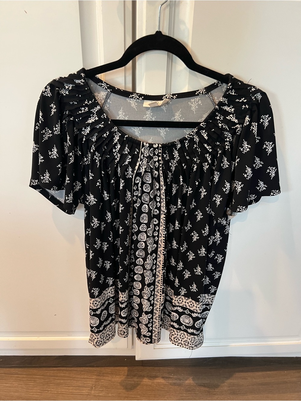 Style & Co. Black and White Printed Short Sleeve Scoop Neck Top